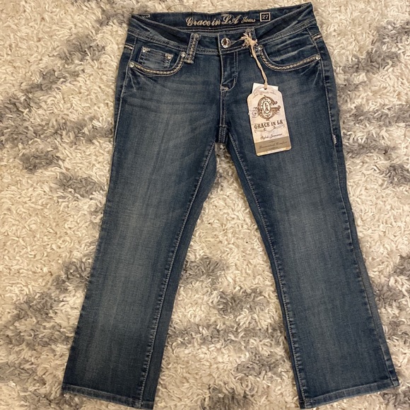 Grace in LA capris - Picture 2 of 7